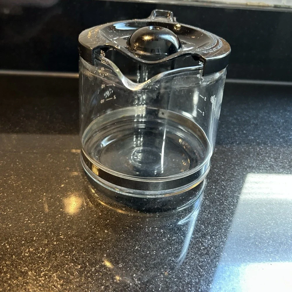 Mr. Coffee 5 Cup Glass Pot Carafe Replacement Decanter Black Lid and Handle 25oz